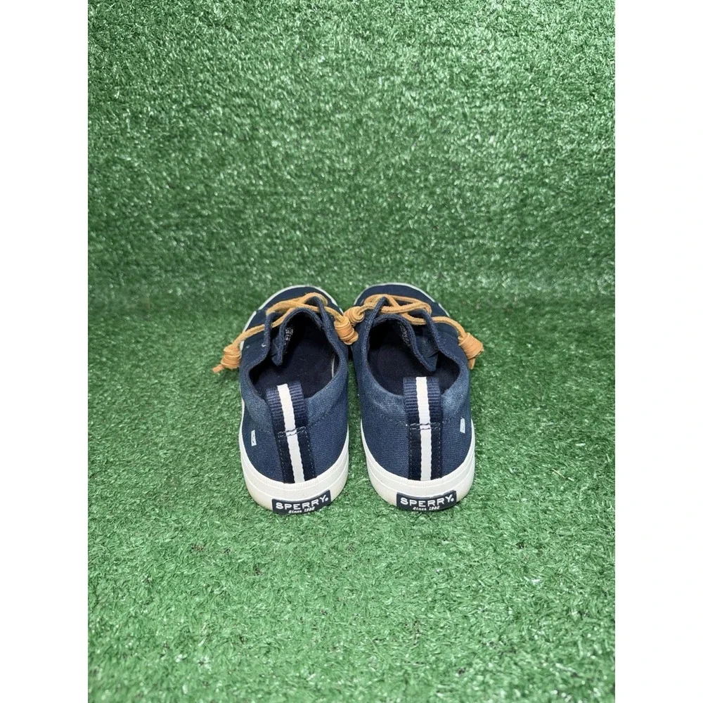 Sperry shoes crest